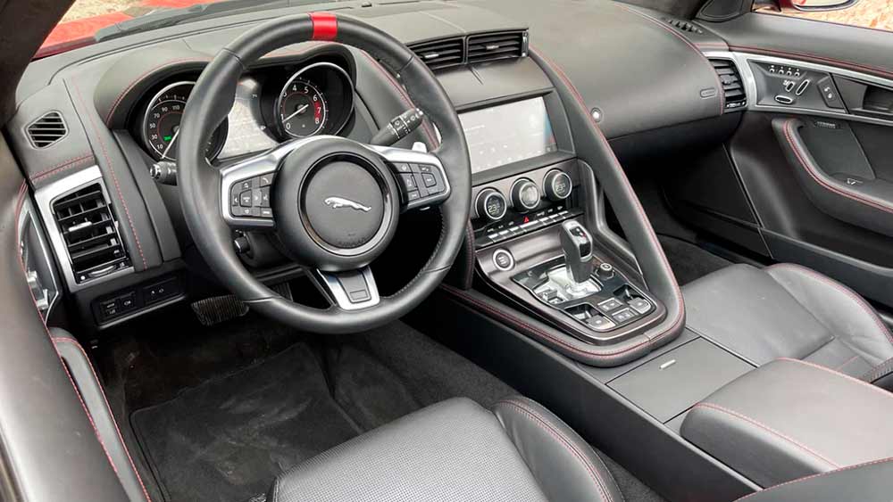 Jaguar F-Type — аренда автомобиля