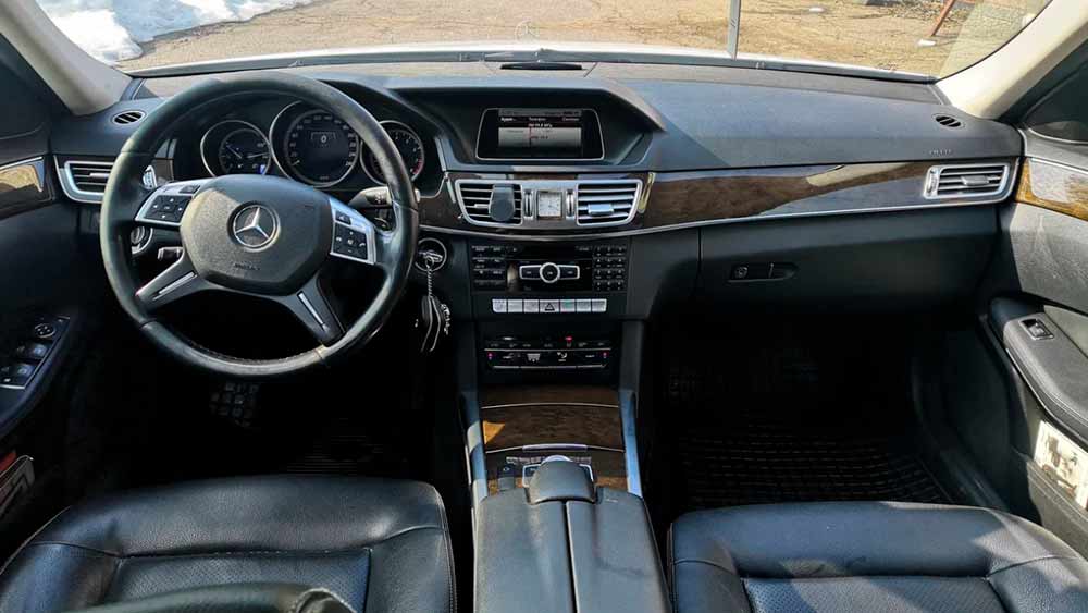 Mercedes-Benz E — аренда автомобиля