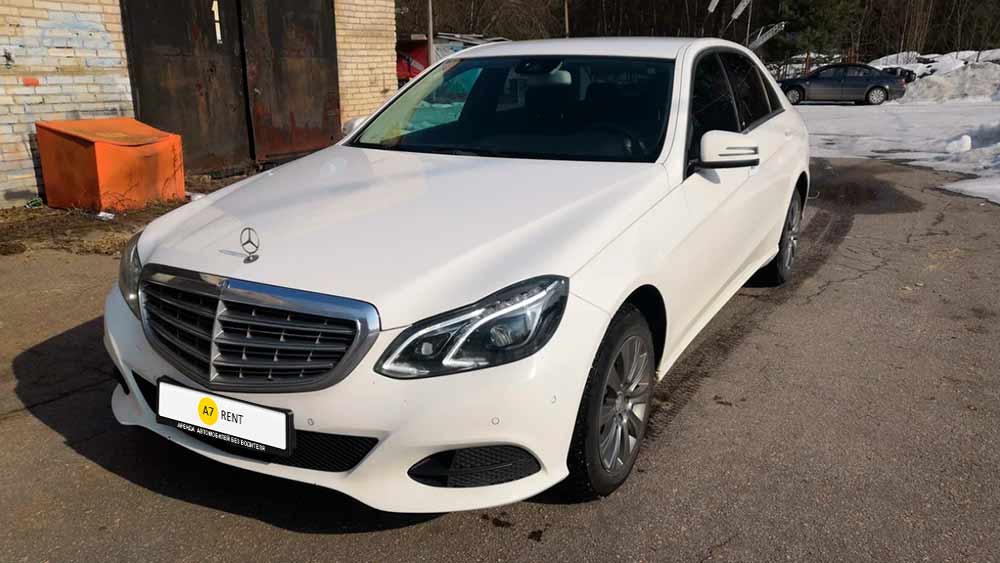 Mercedes-Benz E — аренда автомобиля