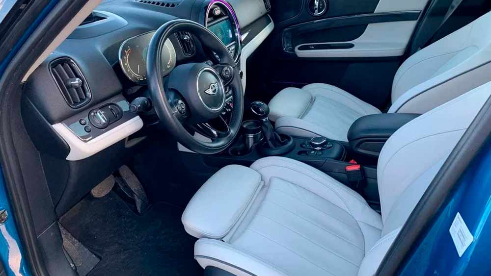 MINI Countryman — аренда автомобиля