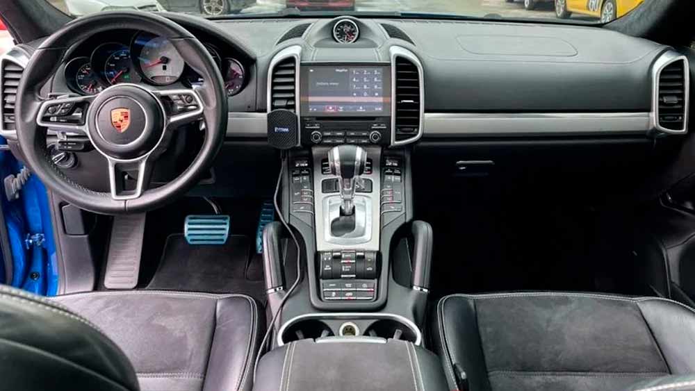 Porsche Cayenne 1249