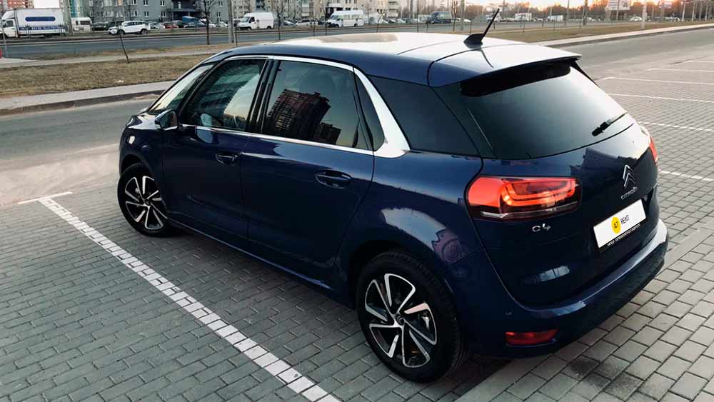 Citroen C4 Picasso — аренда автомобиля