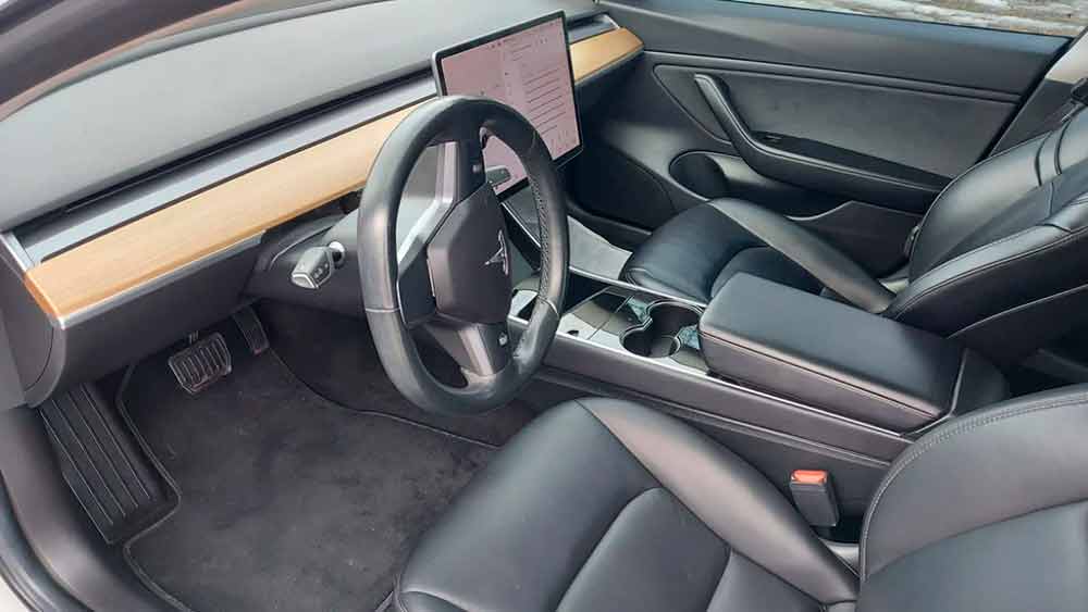 Tesla Model 3 — аренда автомобиля