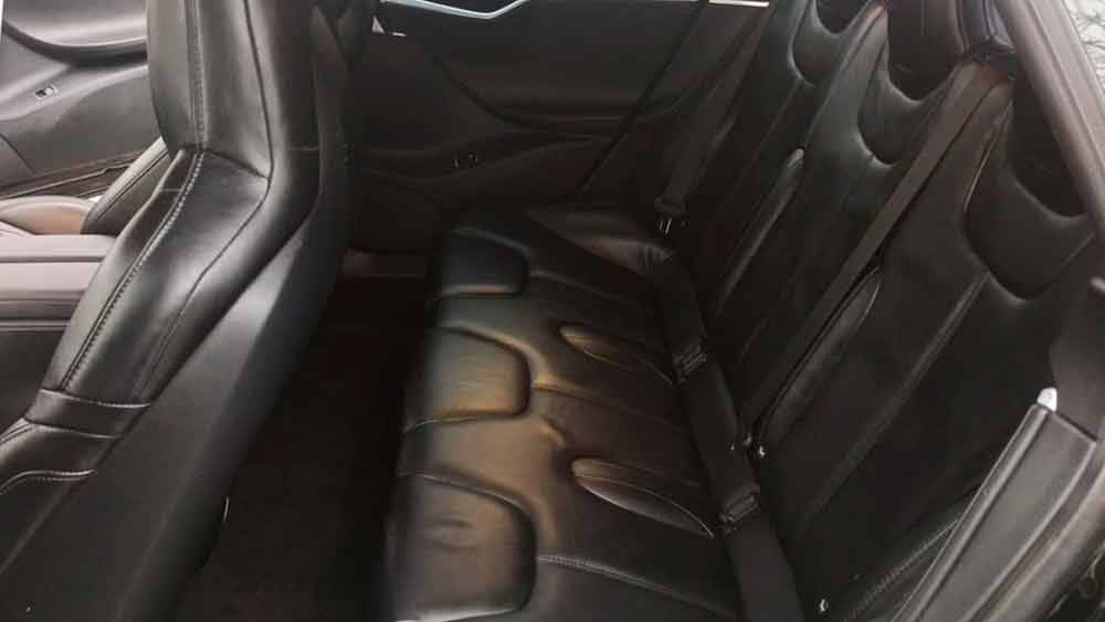 Tesla Model S — аренда автомобиля