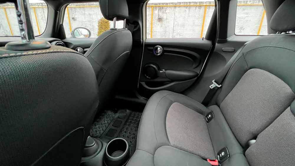 MINI Cooper — аренда автомобиля