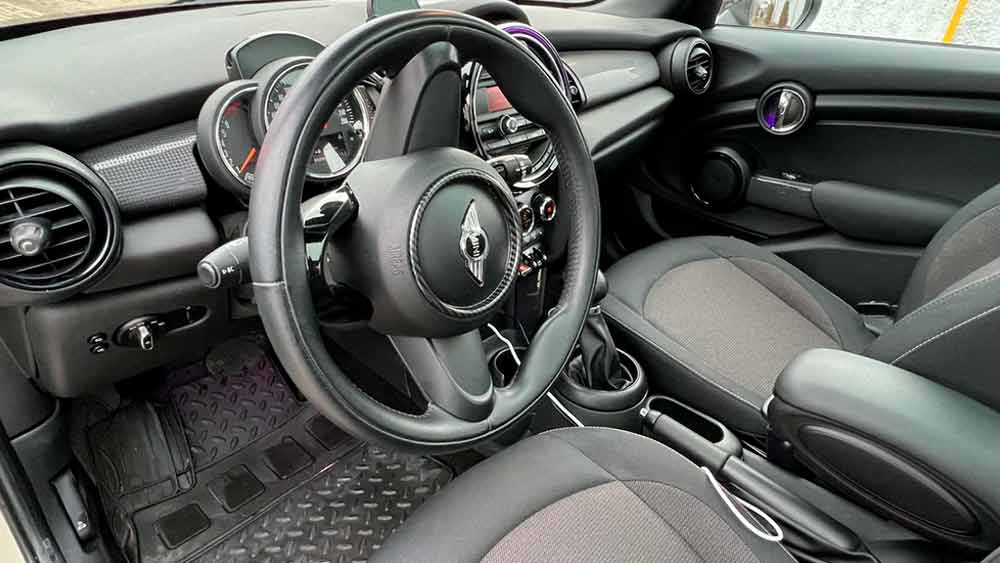 MINI Cooper — аренда автомобиля