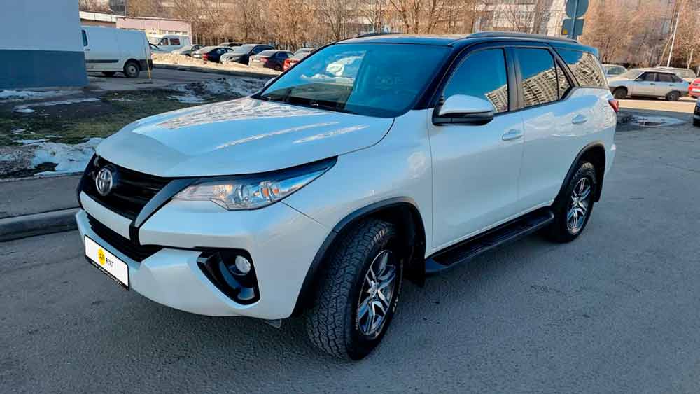 Toyota Fortuner — аренда автомобиля
