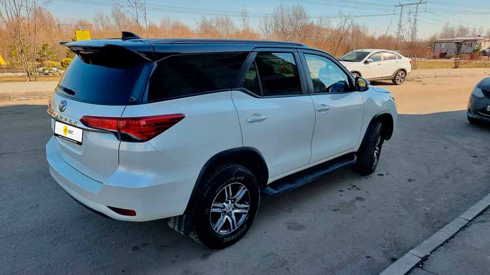 Toyota Fortuner — аренда автомобиля