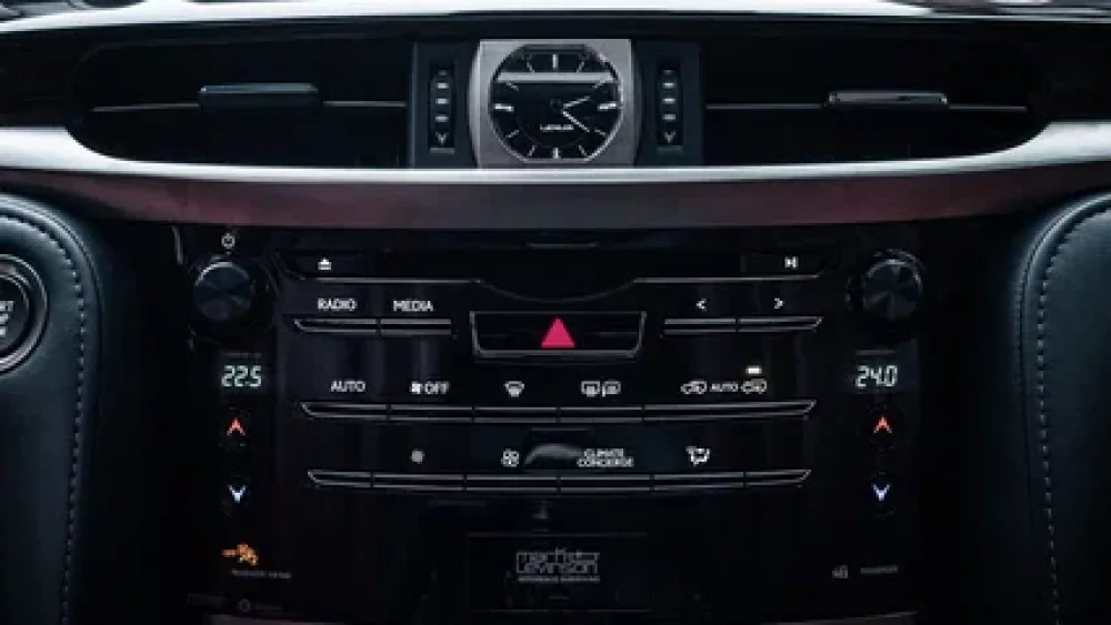 Lexus LX 1400