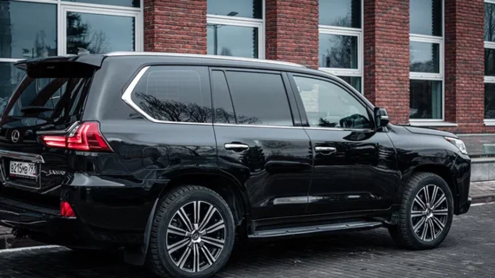 Lexus LX 1400