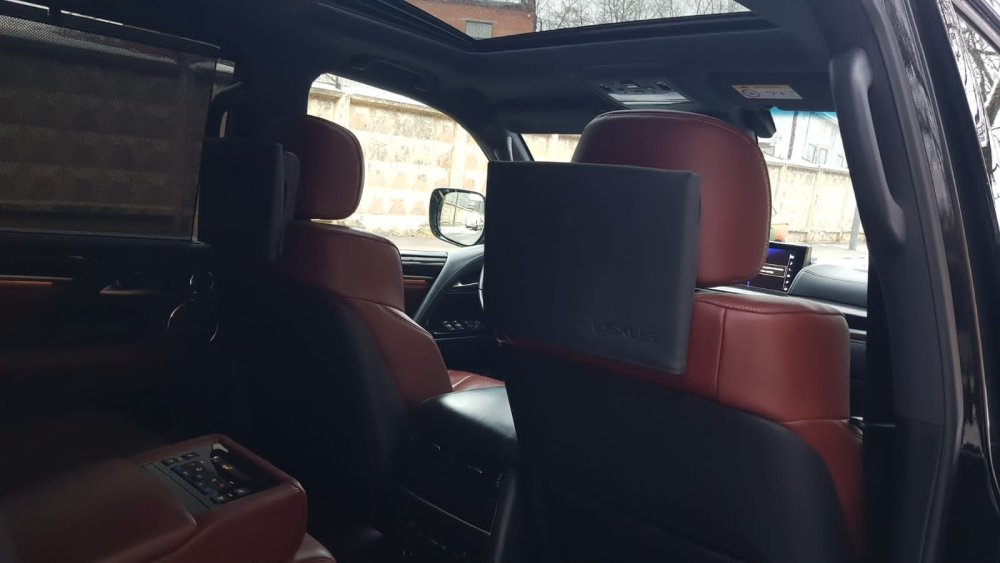Lexus LX 1400