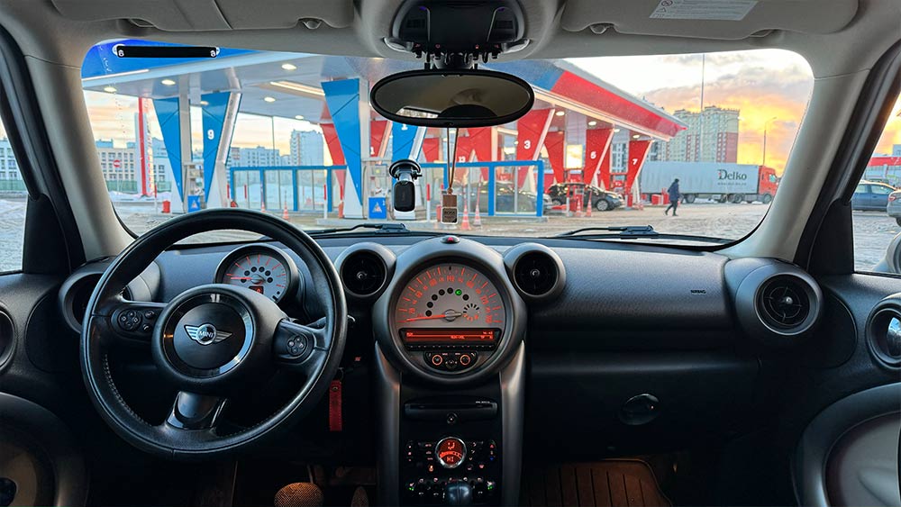 MINI Countryman — аренда автомобиля
