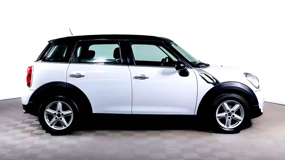 MINI Countryman — аренда автомобиля