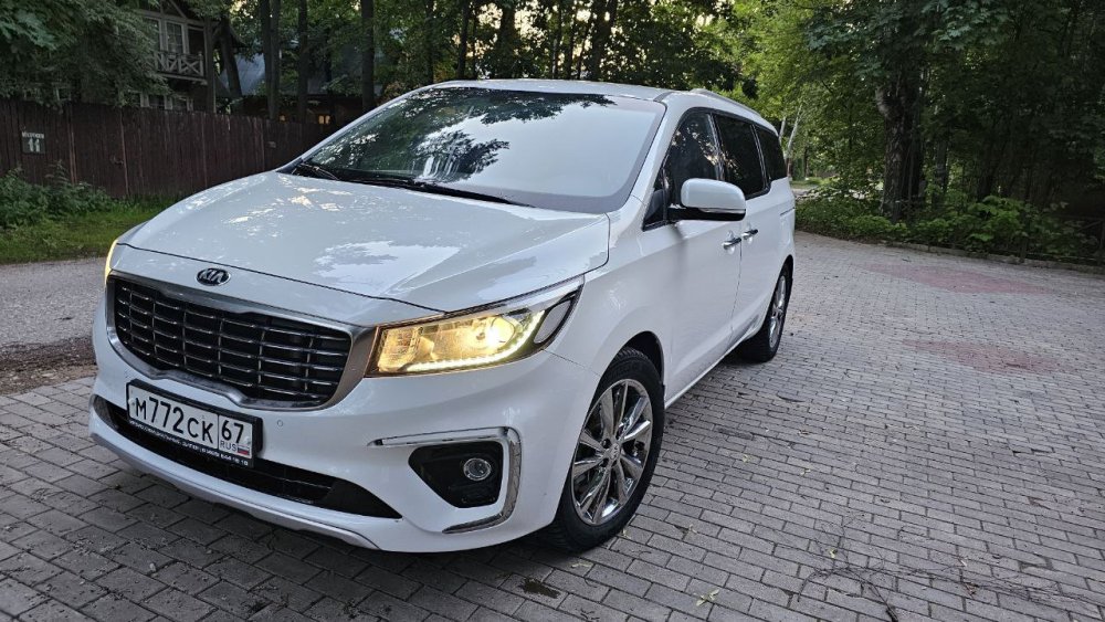 KIA Carnival 1426
