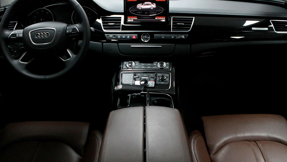 Audi A8 Long — аренда автомобиля
