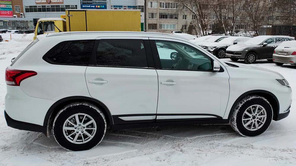 Фото Mitsubishi Outlander