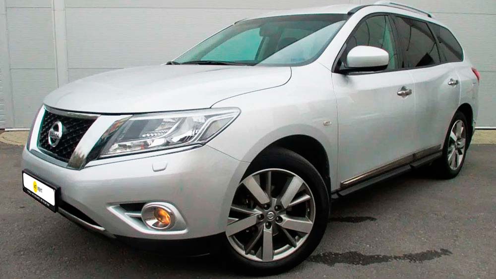 Nissan Pathfinder 230