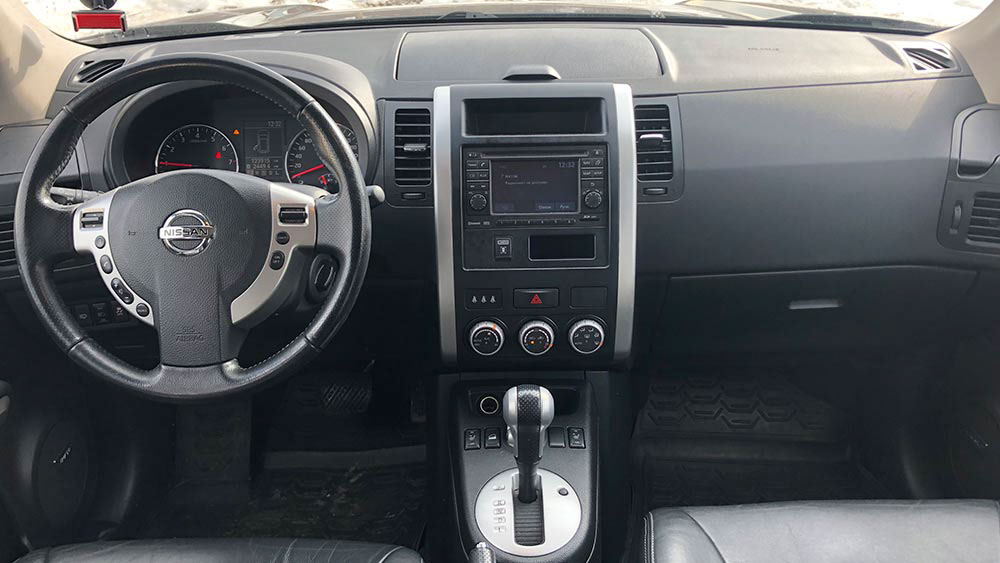 Nissan X-Trail — аренда автомобиля