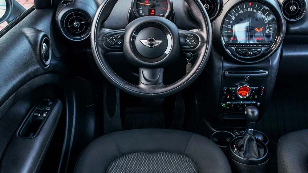 MINI Countryman — аренда автомобиля