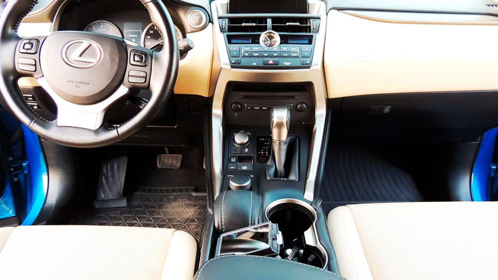Lexus NX 200 — аренда автомобиля