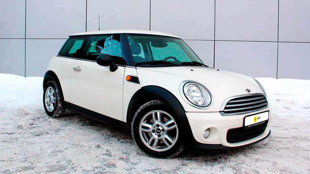 MINI Cooper — аренда автомобиля