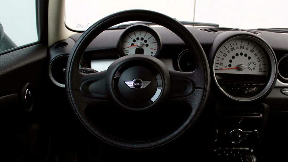 MINI Cooper — аренда автомобиля
