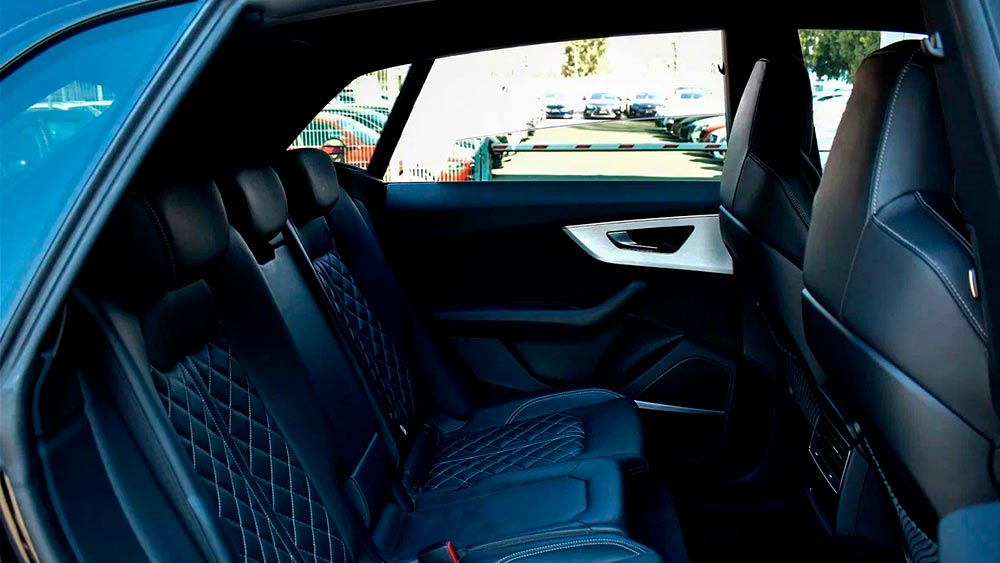 Audi Q8 412