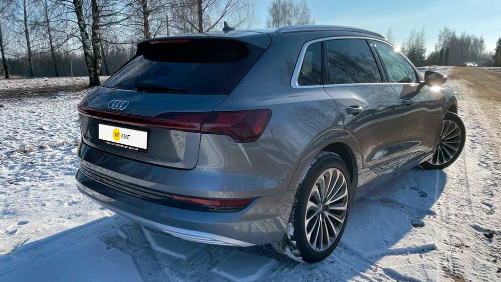 Фото Audi E-tron