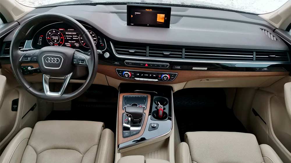 Audi Q7 423