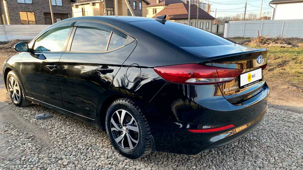 Hyundai Elantra — аренда автомобиля