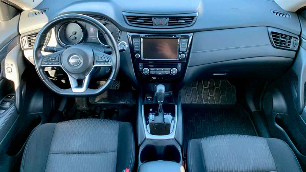 Nissan X-Trail — аренда автомобиля