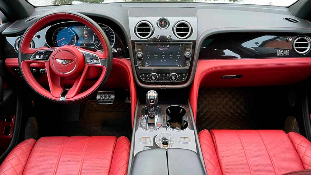 Фото Bentley Bentayga
