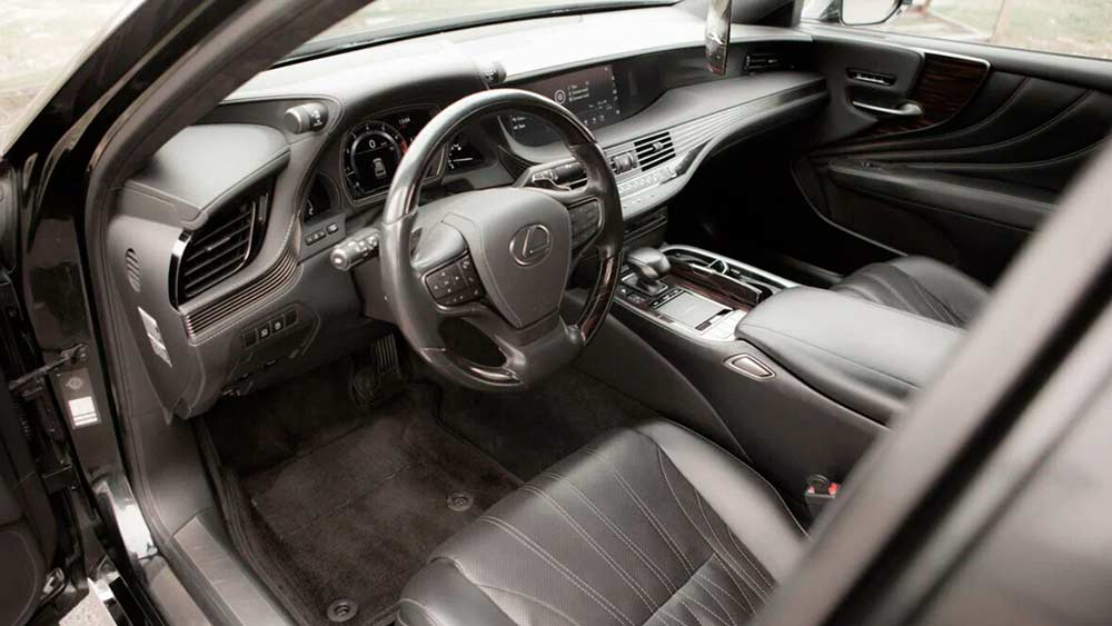 Lexus LS 513