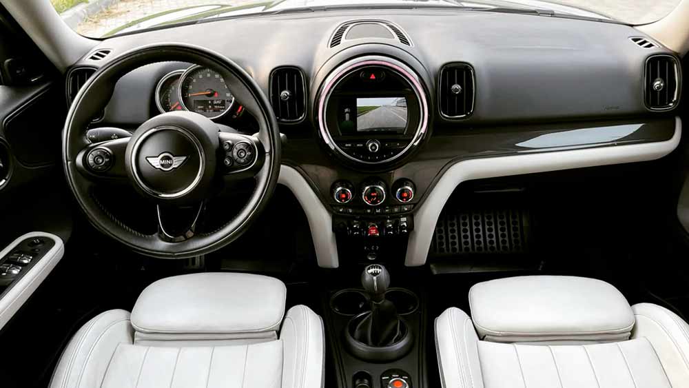 MINI Countryman — аренда автомобиля