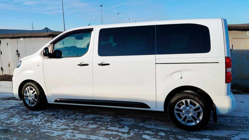 Peugeot Traveller 525