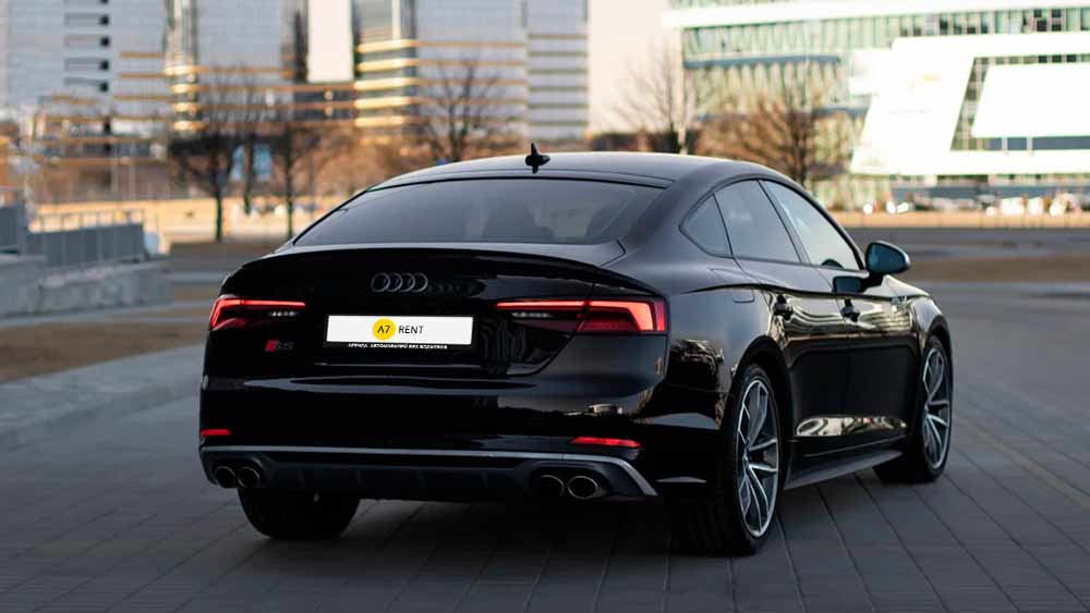 Audi S5 557