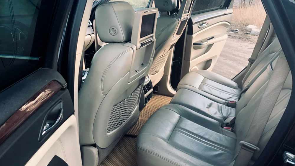 Cadillac SRX 570
