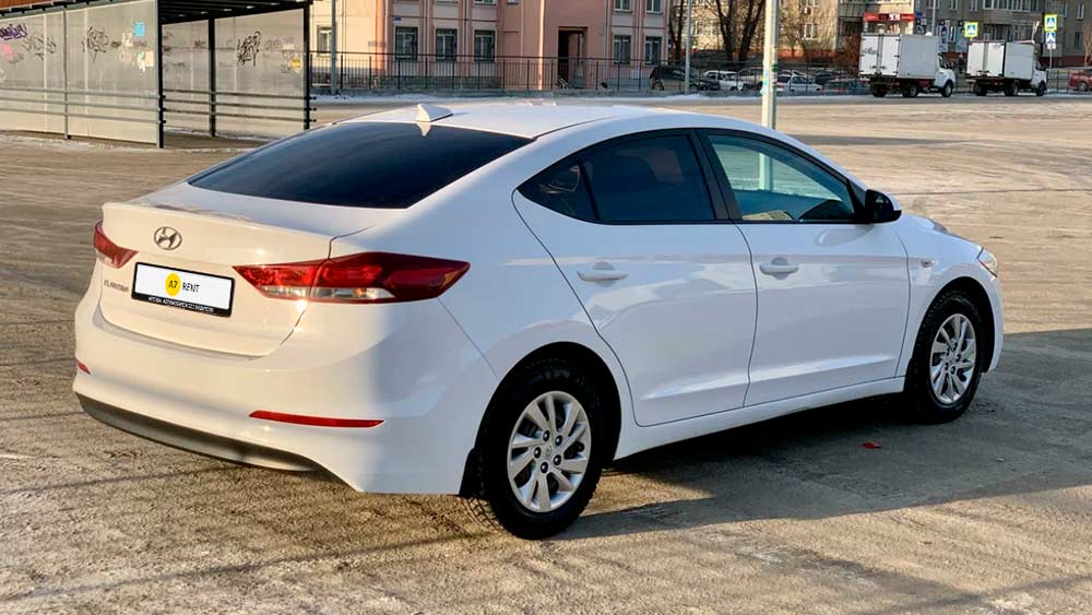Hyundai Elantra — аренда автомобиля