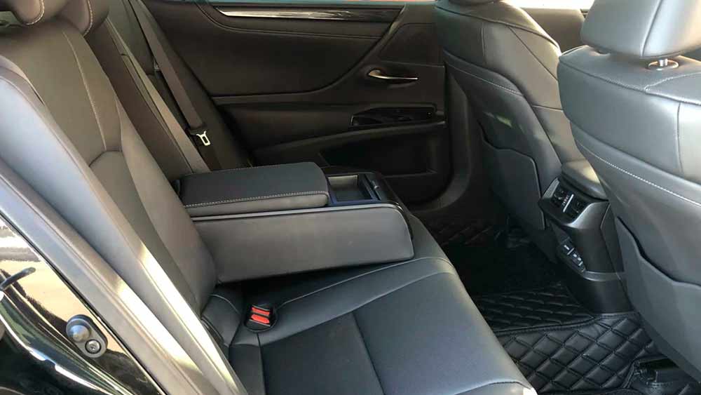 Lexus ES — аренда автомобиля