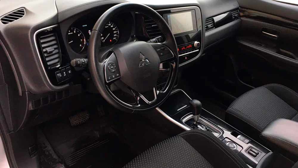 Mitsubishi Outlander 673