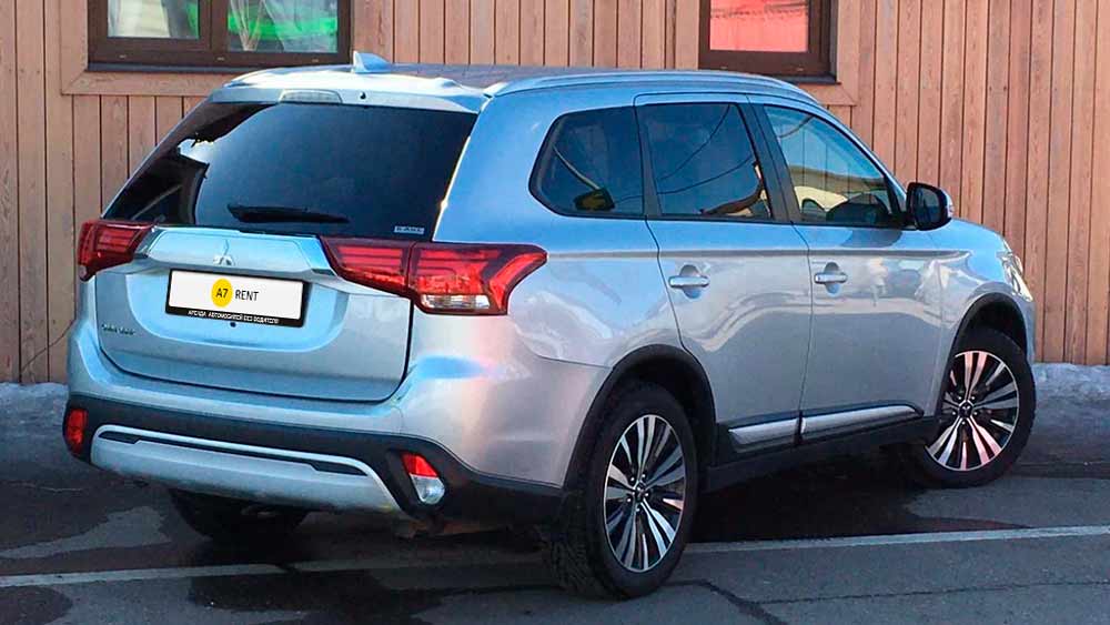Mitsubishi Outlander 673