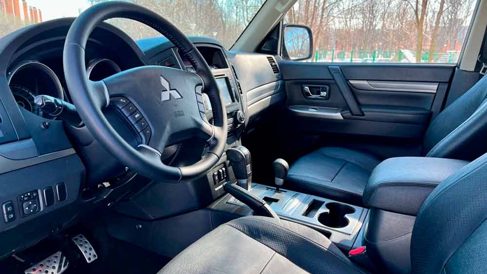 Mitsubishi Pajero 674