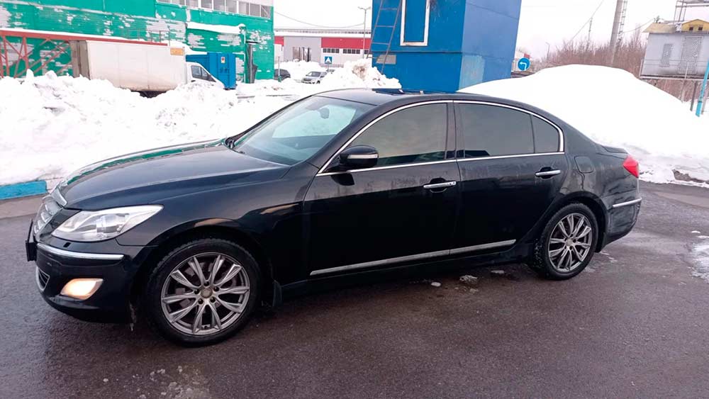 Hyundai Genesis 743