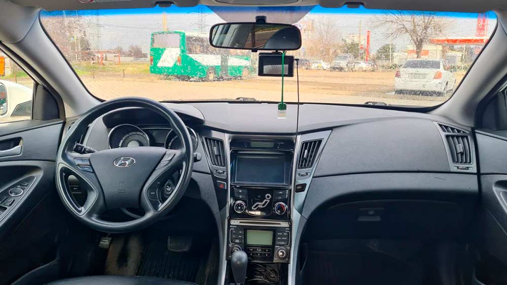 Hyundai Sonata 745