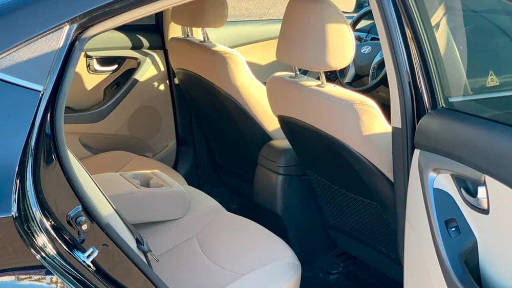 Hyundai Elantra — аренда автомобиля