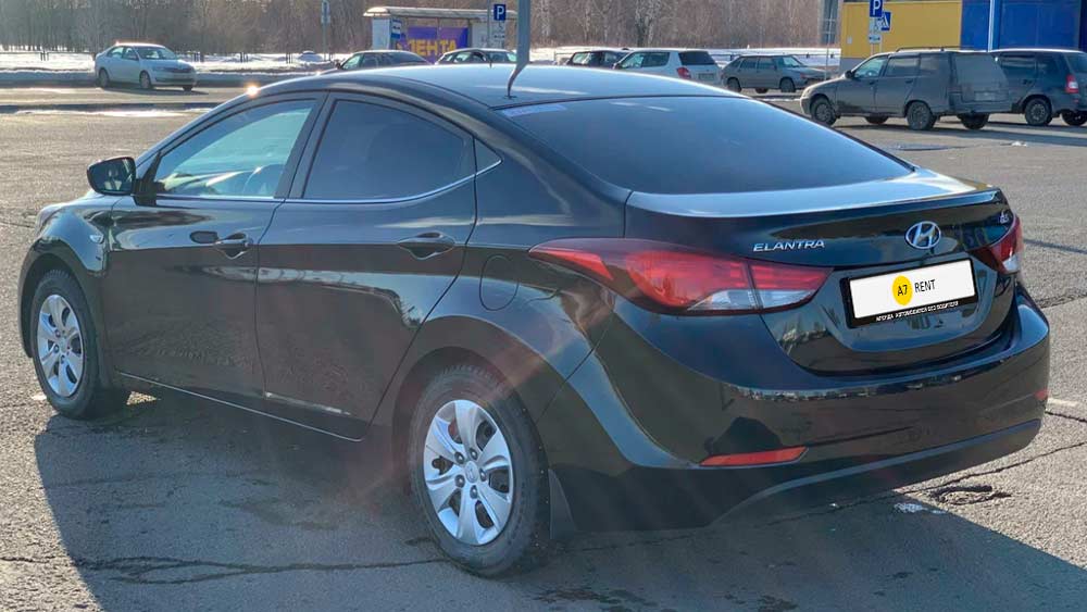 Hyundai Elantra — аренда автомобиля